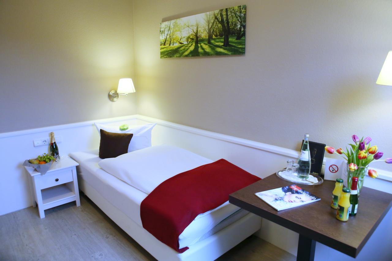 Waldhotel Wilhelmshoehe ฟรอยเดนแบร์ก ภายนอก รูปภาพ